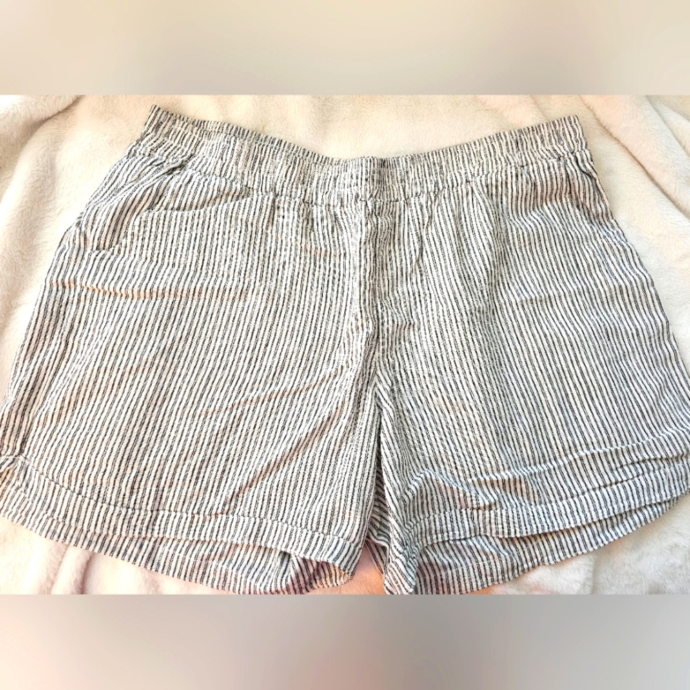 Women's Striped Black And Cream Shorts